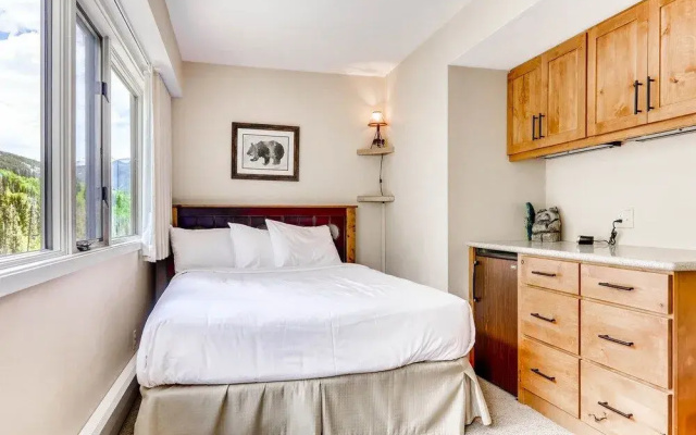 Spacious Penthouse 3br ~no Cleaning Fee~kids Ski Free! 3 Bedroom Condo by RedAwning