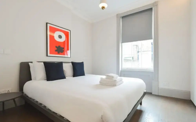 Soho Deluxe 1 Bedroom Apartment by Concept Apartments