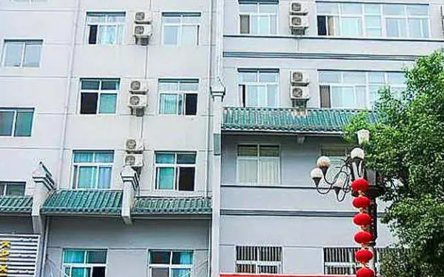 Triumph Power Hotel