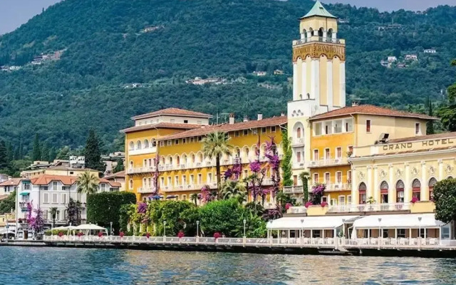Lovely Flat With Shared Pool and Amazing Lake View