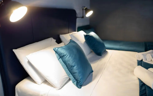 Blu Diamond in Naples