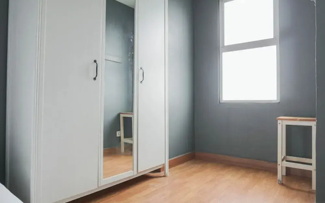 Nice And Warm Studio At Belmont Residence Puri Apartment