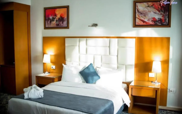 Rehana Plaza Hotel