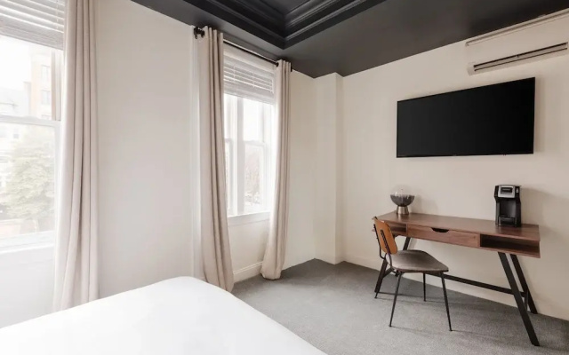 Dupont Circle Embassy Inn by FOUND