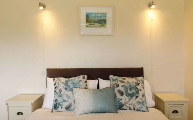 Claddagh House