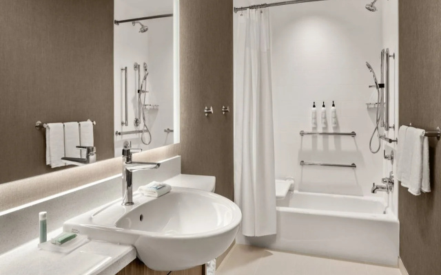 Springhill Suites By Marriott Menomonee Falls