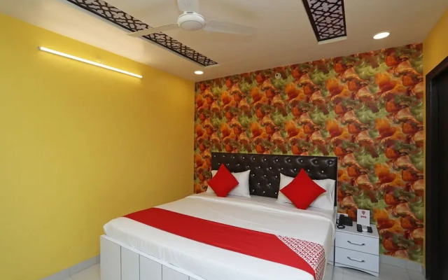 OYO 22697 Richa Grand Inn
