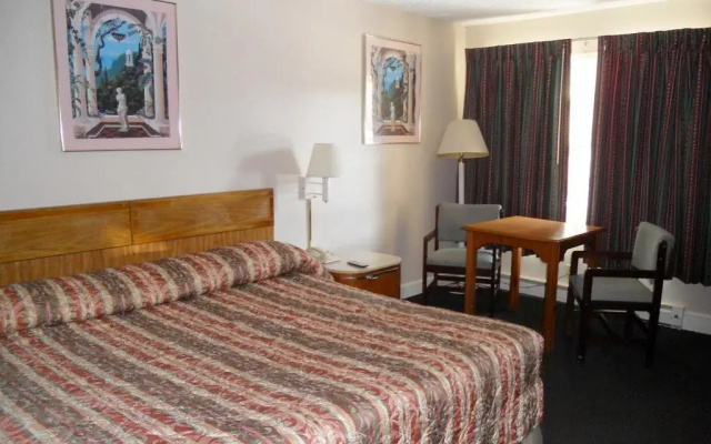 Creek Side Inn