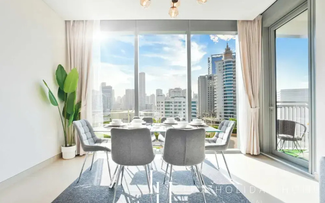 LUX 52 42 Deluxe Marina view suite