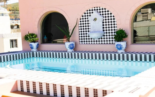 Charles Hope Boutique Hometel