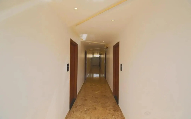 FabHotel Royal Serenity