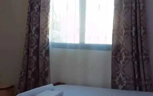 Lux Suites Carina Studio Apartments