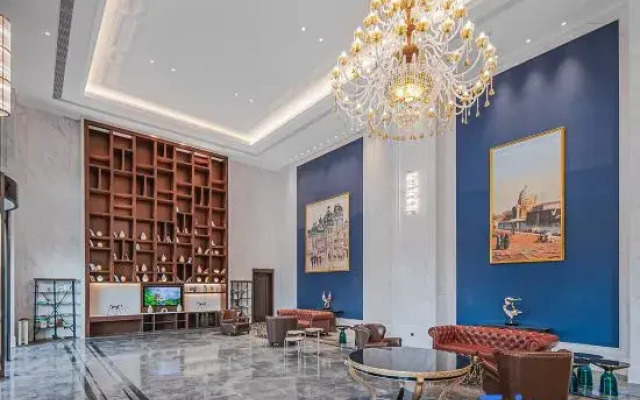 Vienna International Hotel (Haikou Binhai Avenue Xixiu beach branch)