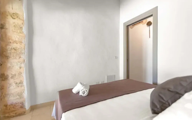 2474 Villa Vanda