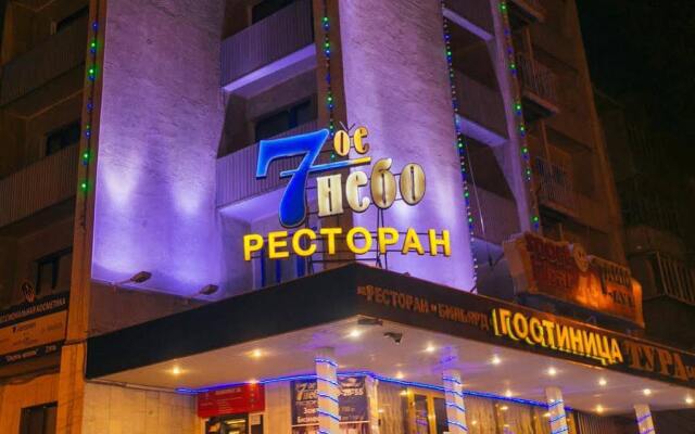 Отель Тура Тюмень вид на фасад