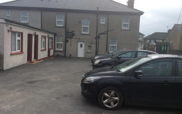 Roseville Lodge B&B