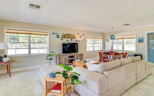 Dock + Lanai: Riverview Homosassa Escape!