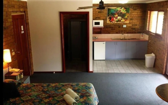 Tooleybuc Motel
