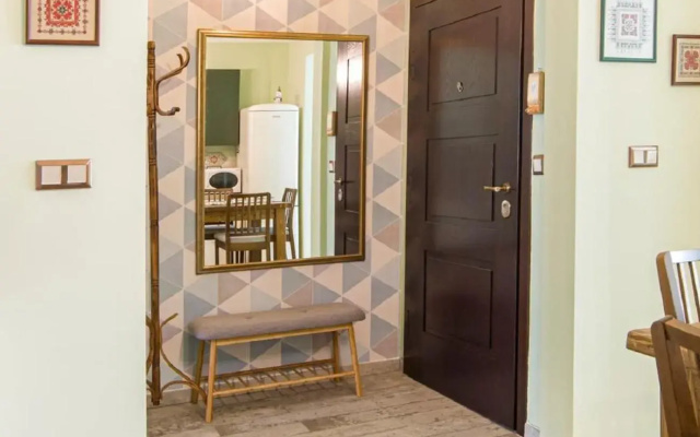 Top Central 2 Bedroom Apartment next to NDK