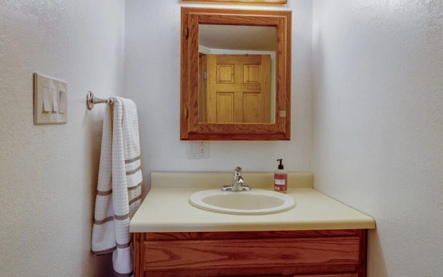 Near Downtown: Spacious Casper Getaway w/ Deck