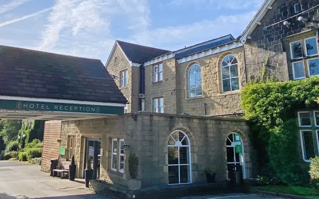 Tong Park Hotel