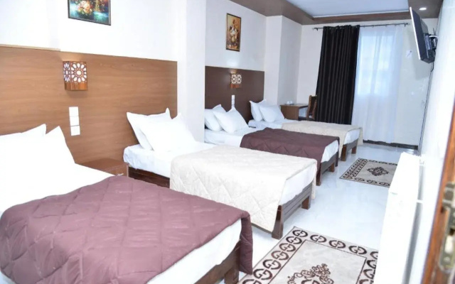 Hotel Mh