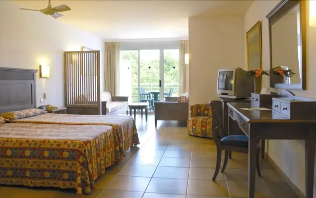 FERGUS Club Font de Sa Cala Beach