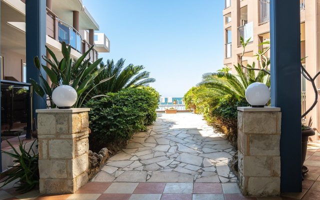 Отель Girogiali Beach Греция, Агия Марина - отзывы, цены и фото номеров - забронировать отель Girogiali Beach онлайн вид на фасад