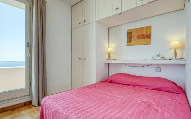 House in Rosas With Waterfront & Beach Nearby