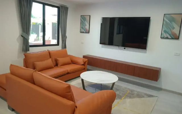 Hibiscus Suites And Residences