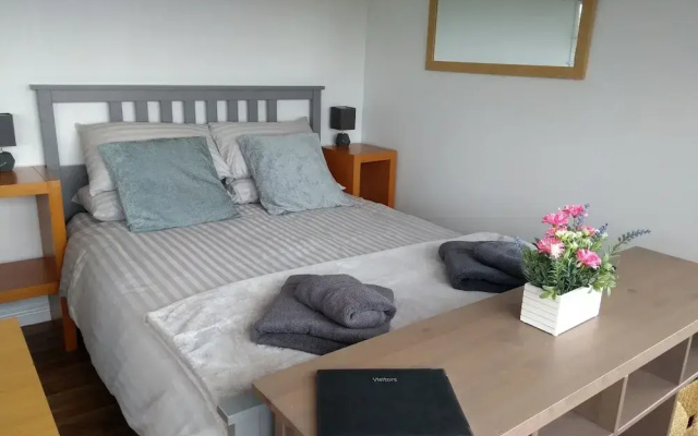 Cleeves Cabins, Arran Luxury Lodge With hot tub