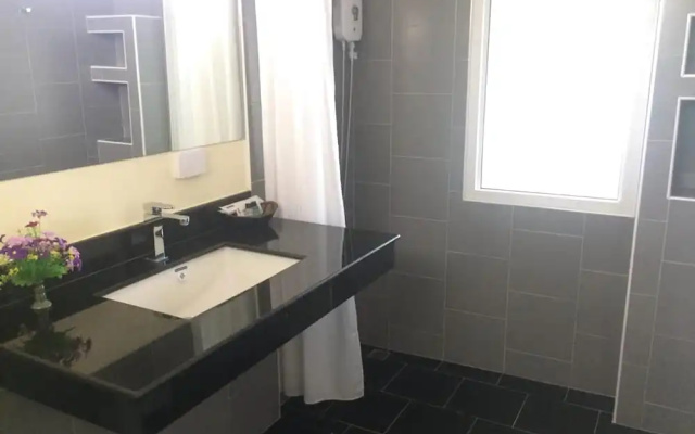 Tipparika Riverview Hotel