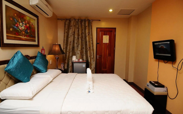 Big Apple Hotel & Bar