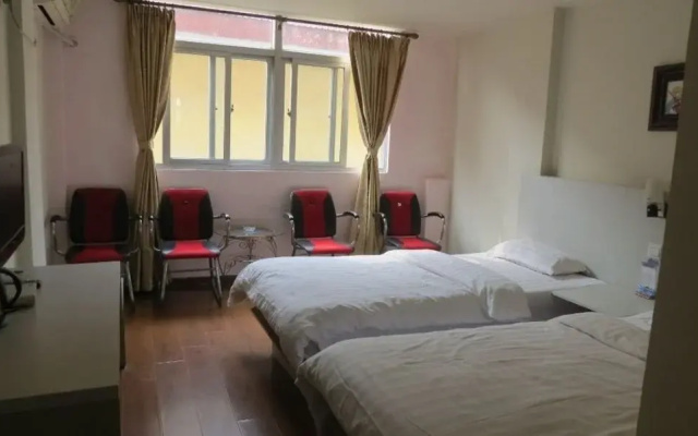 Huazhi Business Hotel