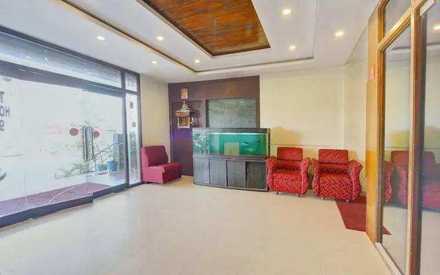 OYO 10596 Hotel Indu
