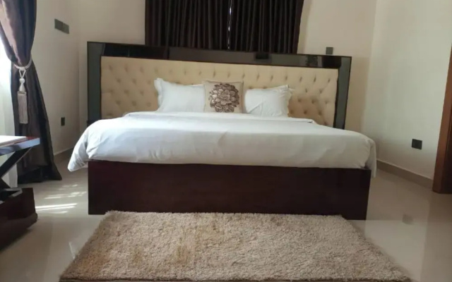 Double D Luxury Apartments