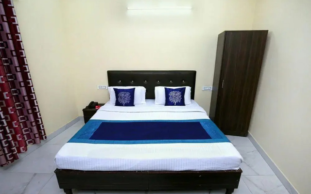 OYO 10261 Hotel Sunrise