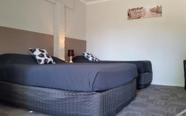 Foreshore Motel