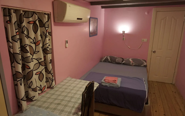 Chilloutlya Hostel&Bar