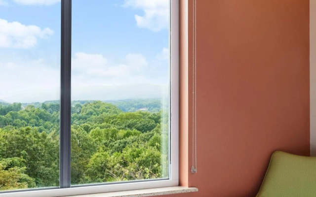Holiday Inn Express & Suites Salem by IHG