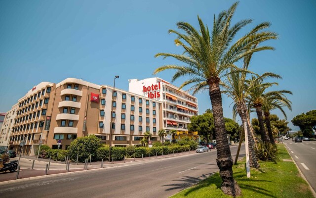 Отель ibis Nice Aéroport Promenade des Anglais Франция, Ницца - 10 отзывов об отеле, цены и фото номеров - забронировать отель ibis Nice Aéroport Promenade des Anglais онлайн вид на фасад