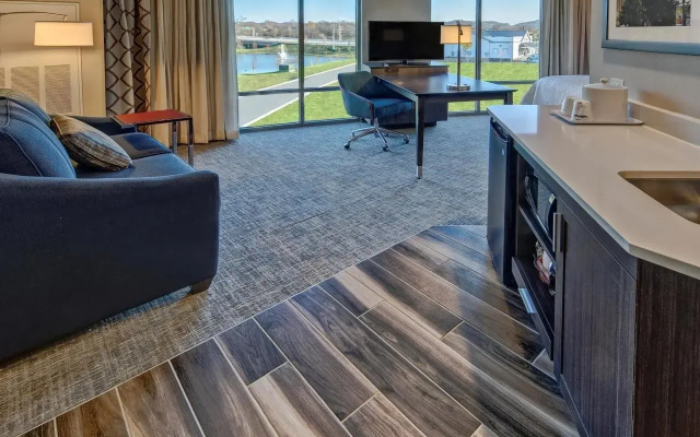 Hampton Inn & Suites Franklin Berry Farms