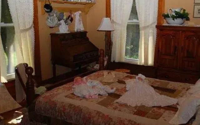 The Country Doll House B&B