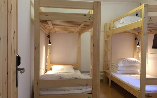 Xunlu Hostel