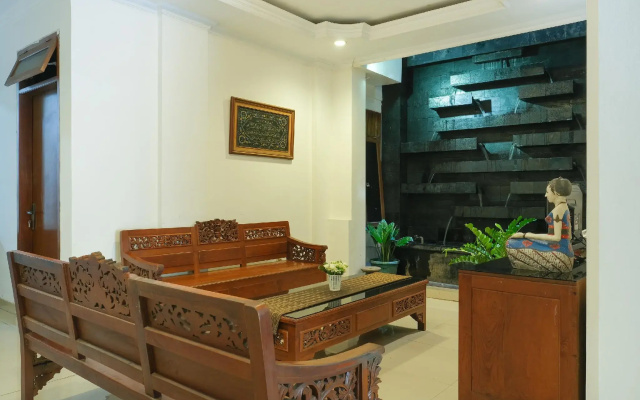 OYO 902 Hotel Pondok Anggun