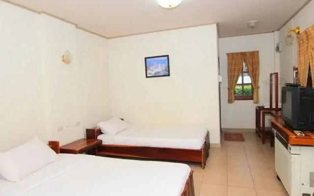 Rosthip Thani Resort(รสทิพย์ธานี รีสอร์ท)