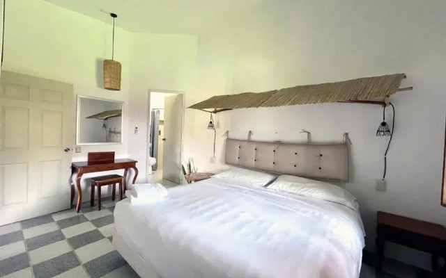 Casa Siloe + Pajarera/ Piscina compartida