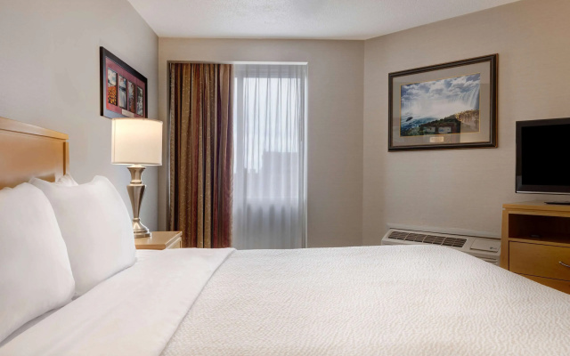 Days Inn by Wyndham Niagara Falls Near The Falls