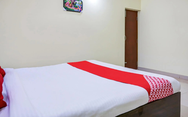 OYO Flagship 78728 Sarala Residency