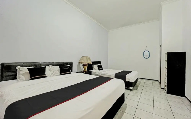 Capital O 1362 Ciliwung Guest House Syariah